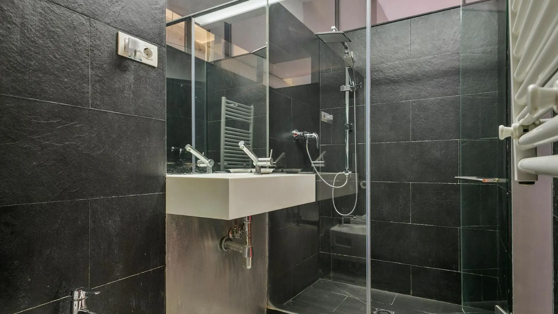 Alcam Les Corts Apartment Barcelona